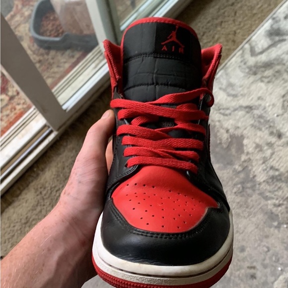 Air Jordan retro 1s - Picture 3 of 3